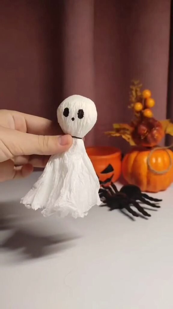 Easy DIY Paper Towel Ghosts (5-Minute Halloween Craft)