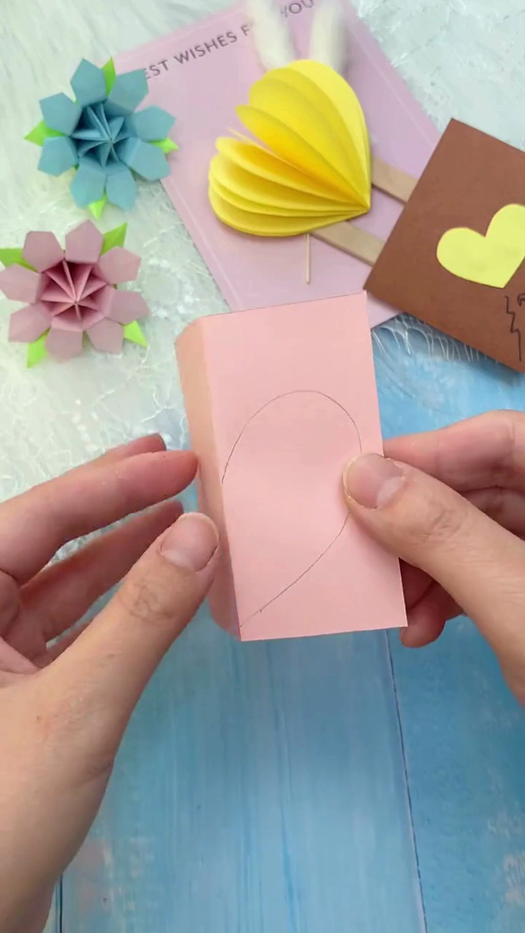Easy DIY 3D Paper Heart Hot Air Balloon (5-Minute Kids Craft & Gift Card) DIY 3D Paper Heart Hot Air Balloon - Step 1