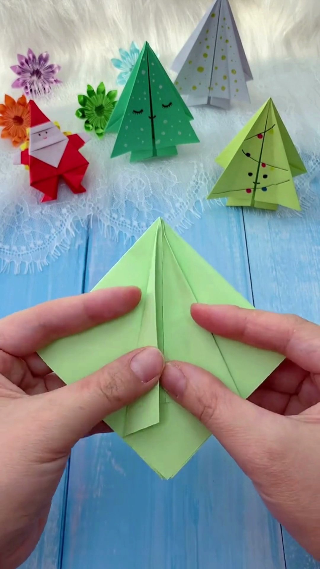 Easy DIY 3D Origami Christmas Tree (Cute Folded Holiday Decor) DIY 3D Origami Christmas Tree - Step 2