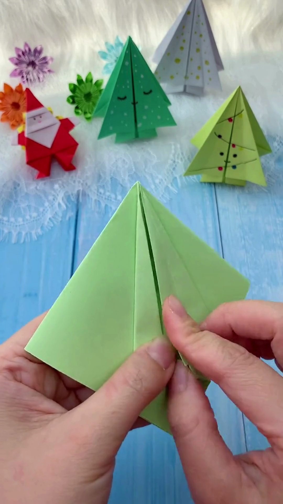 Easy DIY 3D Origami Christmas Tree (Cute Folded Holiday Decor) DIY 3D Origami Christmas Tree - Step 3