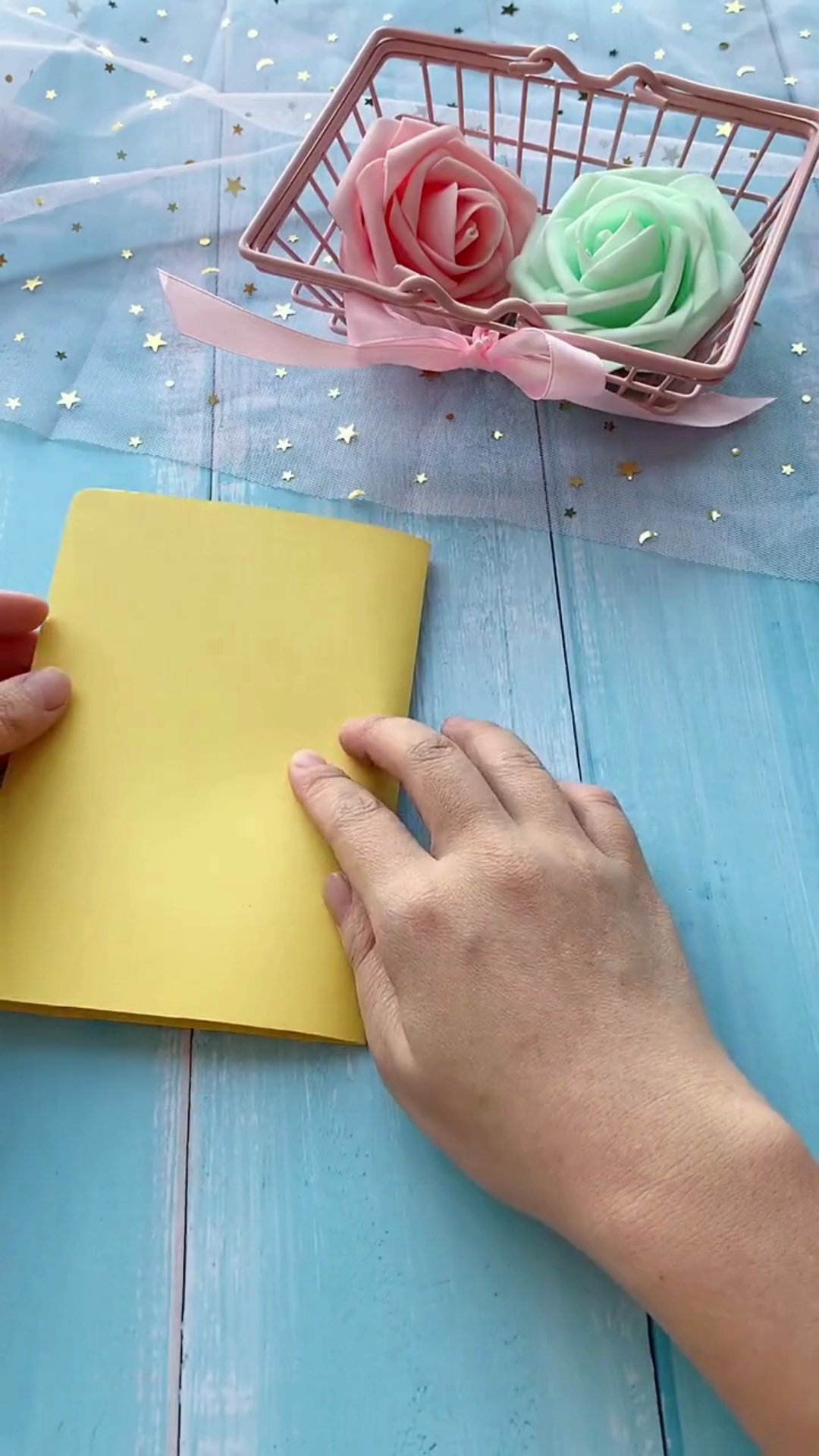 Opening card to reveal 3D green pop-up dome fan mechanism